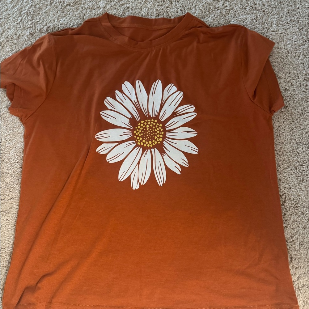 Rust Orange Daisy Graphic Tee - Women